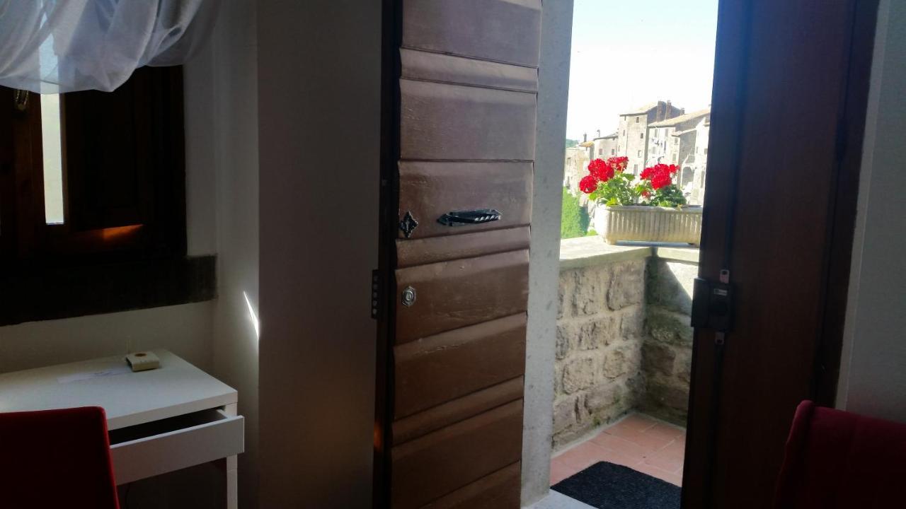 Sospesi Nel Borgo Vitorchiano Exteriör bild