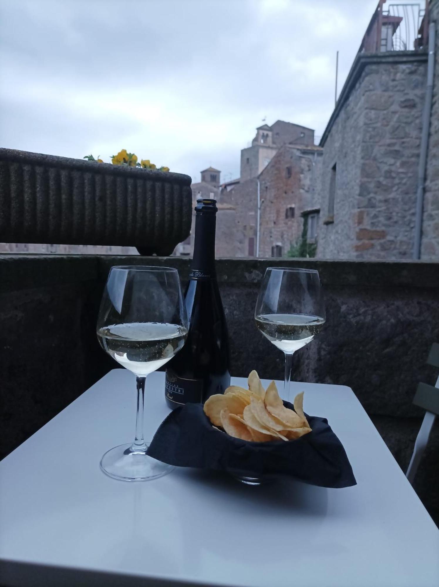 Sospesi Nel Borgo Vitorchiano Exteriör bild