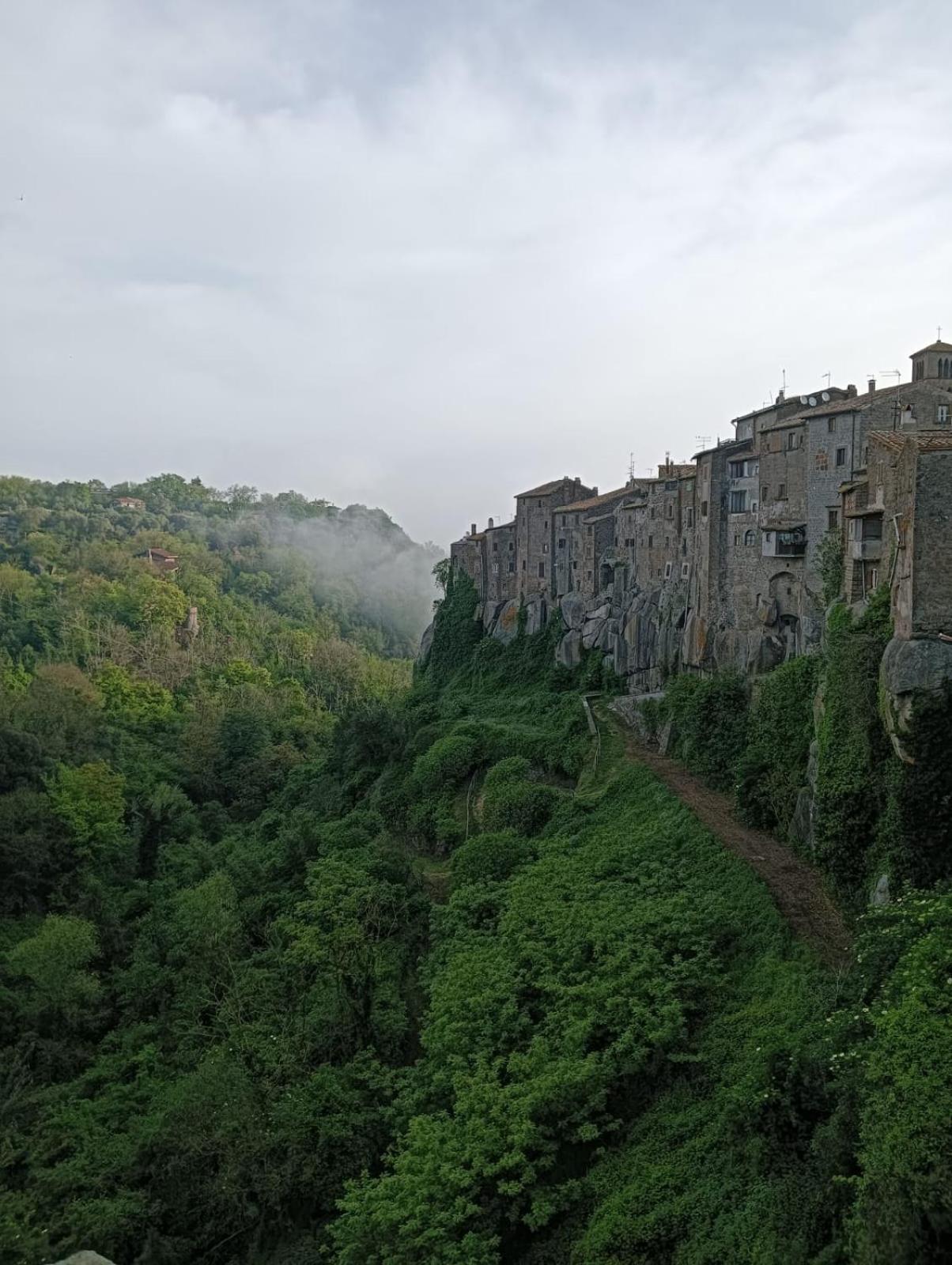 Sospesi Nel Borgo Vitorchiano Exteriör bild