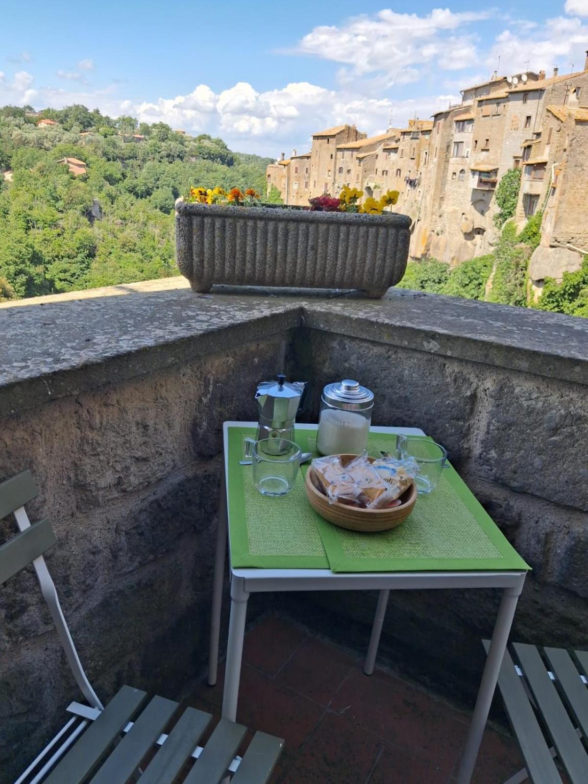 Sospesi Nel Borgo Vitorchiano Exteriör bild