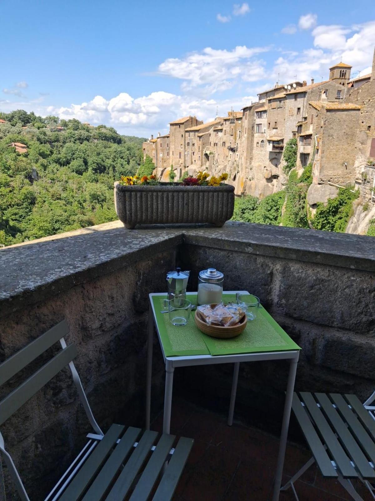 Sospesi Nel Borgo Vitorchiano Exteriör bild