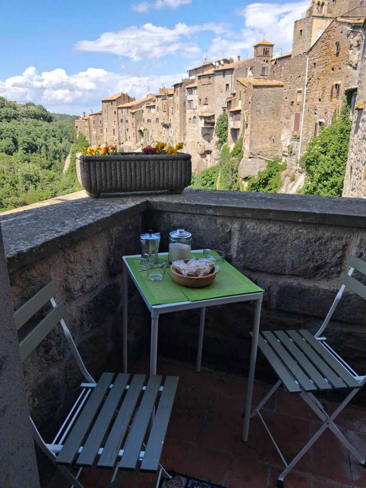 Sospesi Nel Borgo Vitorchiano Exteriör bild