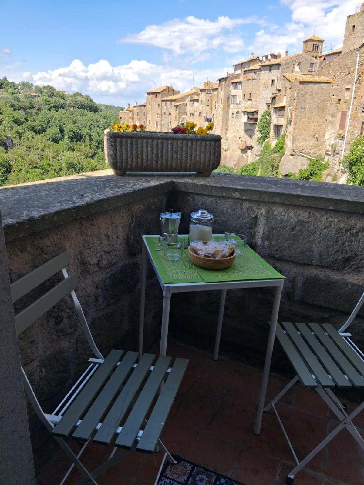Sospesi Nel Borgo Vitorchiano Exteriör bild